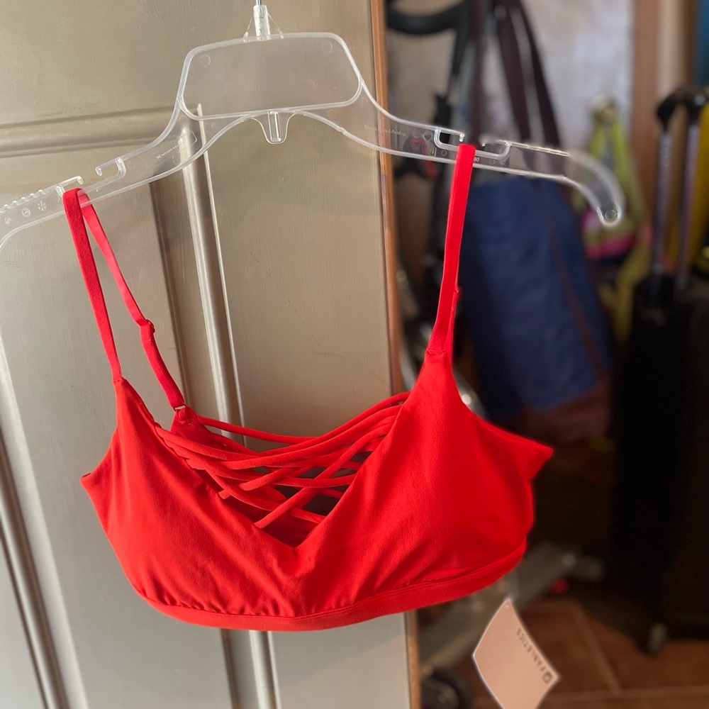 NWT - Fabletics Sports Bra